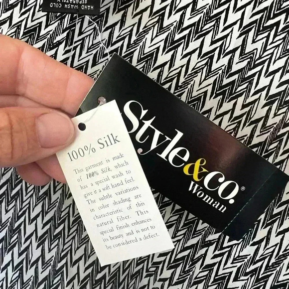 NWT Style & Co. 100% Silk Plus Sized Womens 1x Offset Angled Blouse - Picture 5 of 7